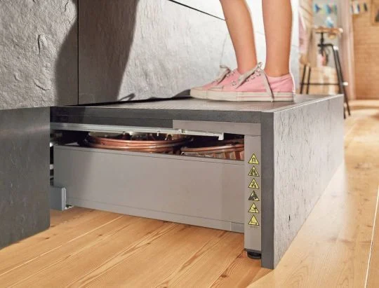 Plinth Space Step